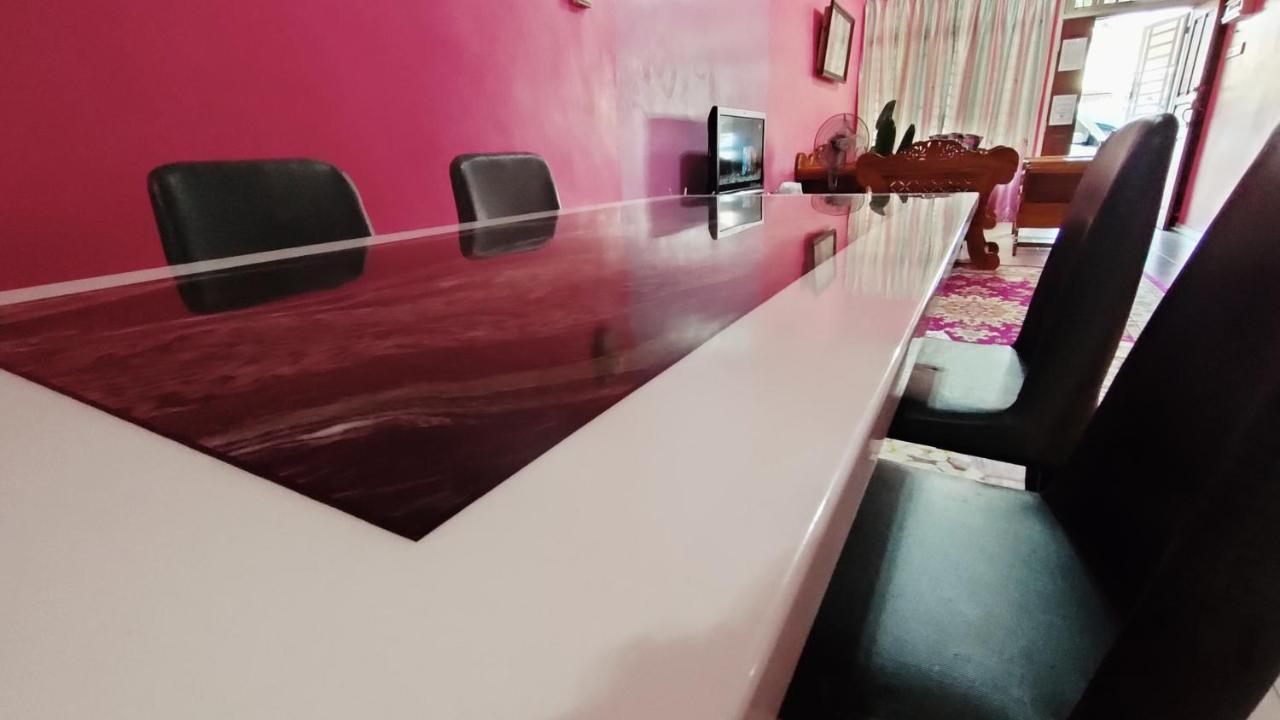 Zulaikha'S Homestay Ulu Tiram Johor Bahru Exteriér fotografie